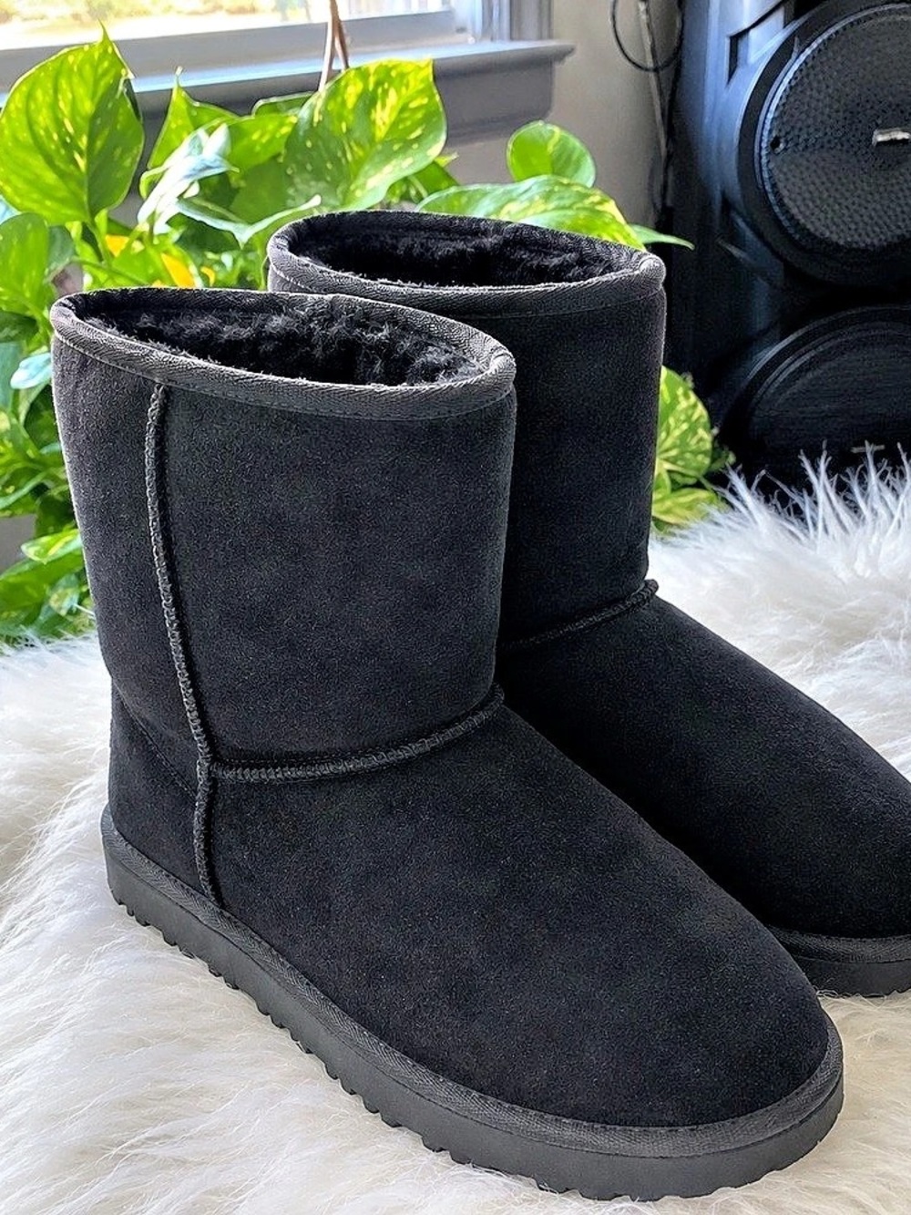 Black Fuzzy-Lined Boots – New & Never Worn 🖤